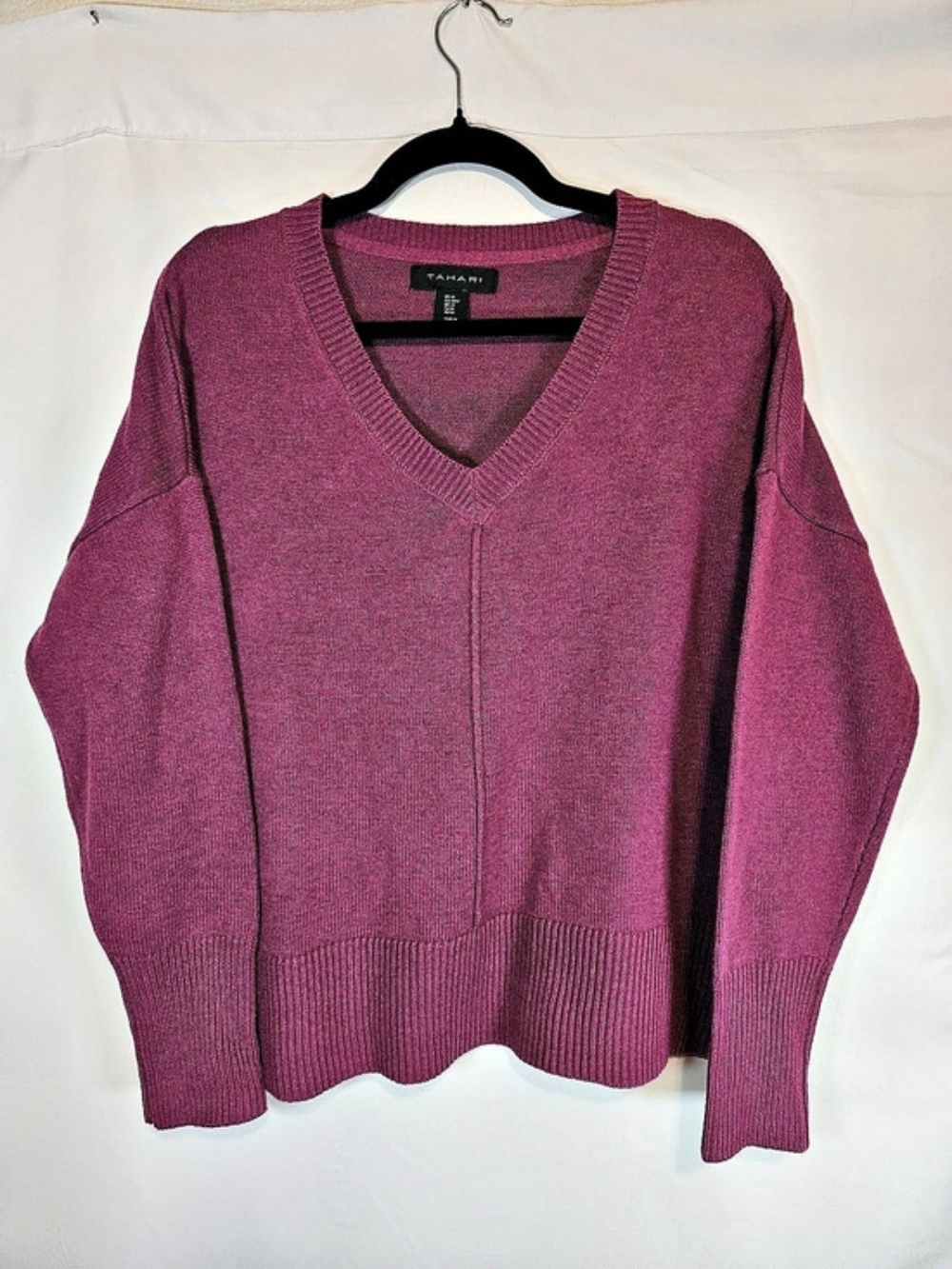 Tahari V-Neck Knit Sweater in Pink Size Medium